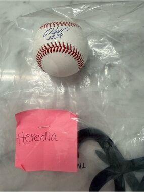 Atlanta Braves Guillermo Heredia Autographed Officially Licensed Baseball 2025